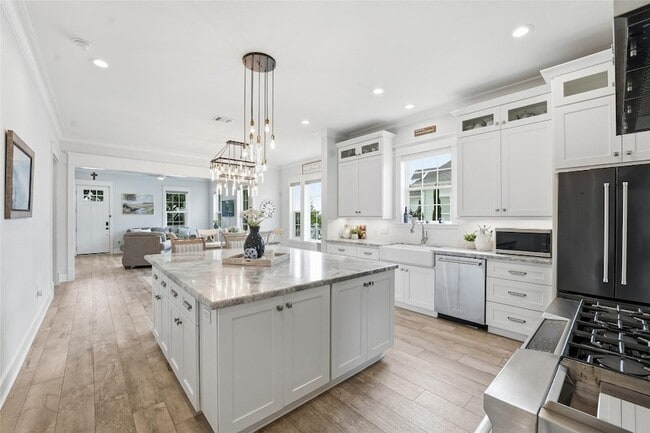 Building Photo - 10 Mariner Pass