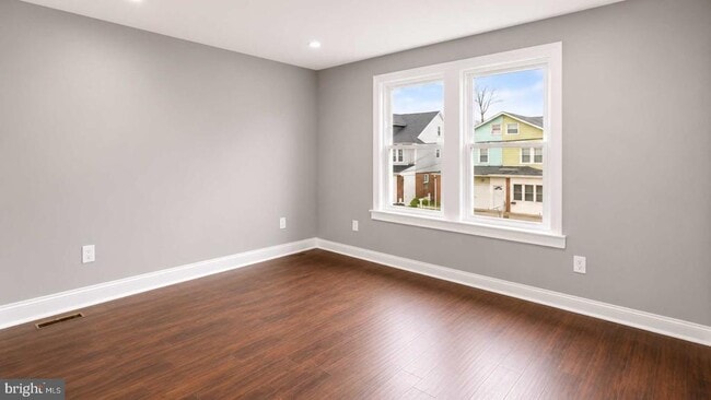 Building Photo - 209 Woodlawn Ave