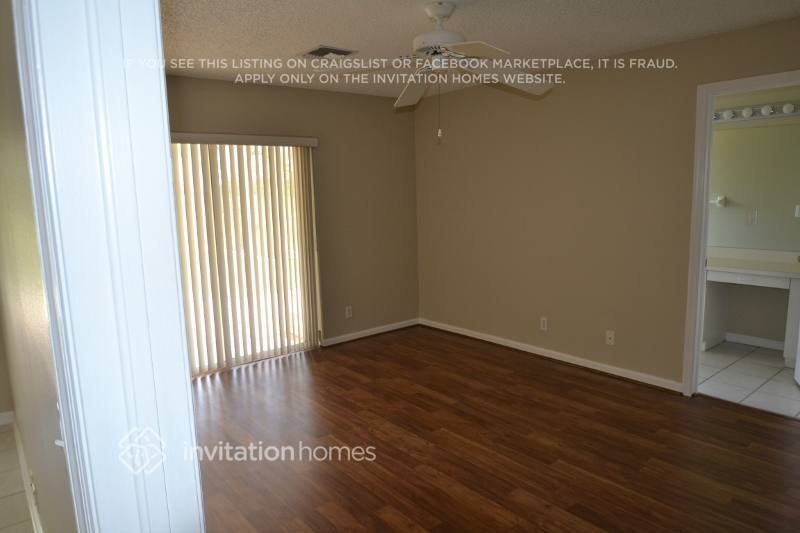 Building Photo - 2542 Country Golf Dr