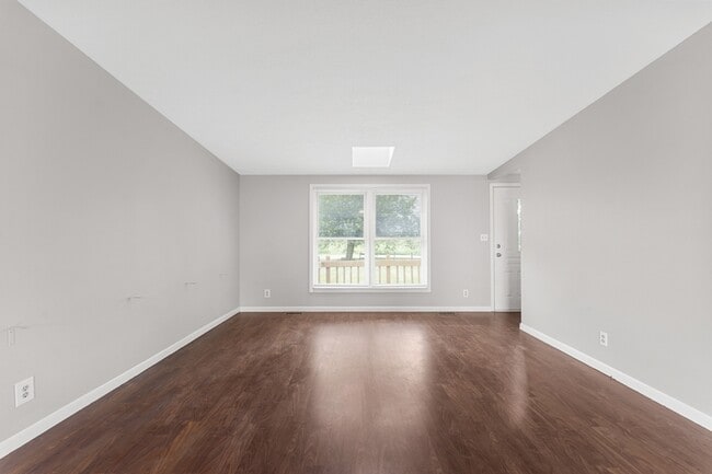 Building Photo - 6611 Scofield Rd