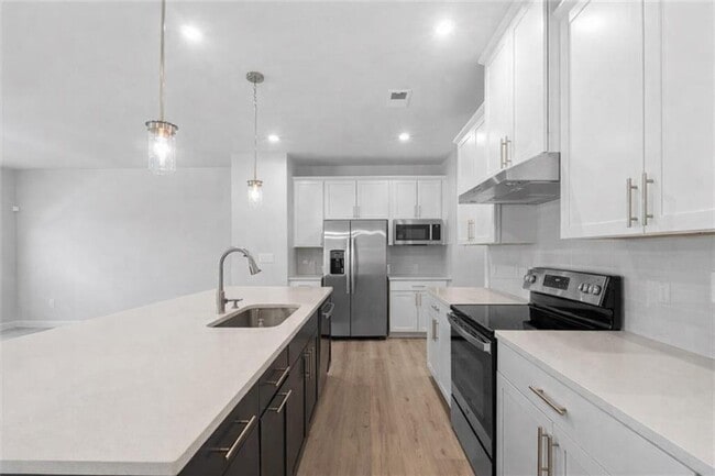 Building Photo - 116 Salt Lk Ln