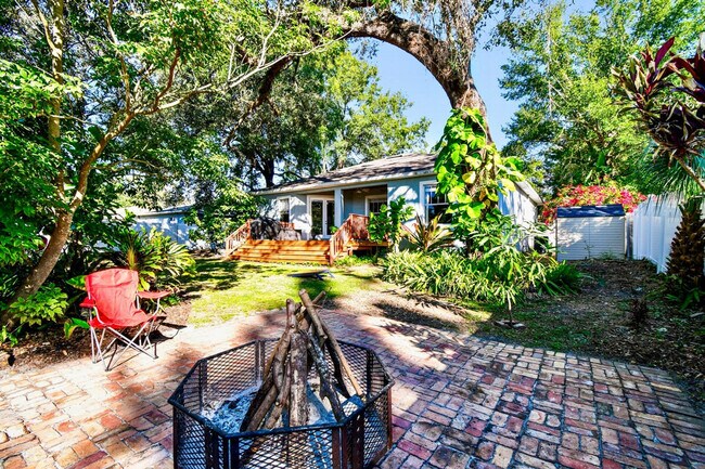 Building Photo - 2804 N Munro St