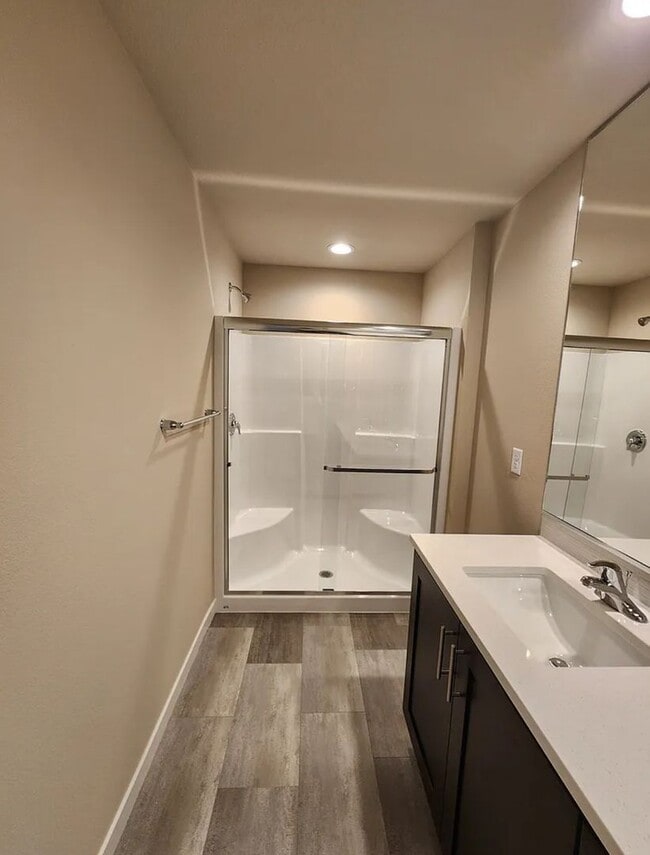 Building Photo - Must See Townhome Located in Ponderosa Ridge