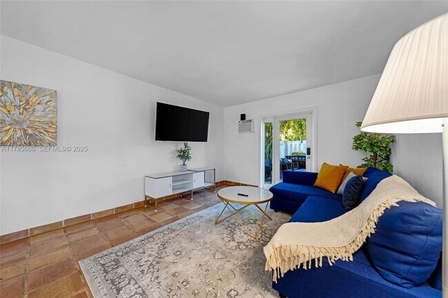 Building Photo - 312 NE 16th Terrace