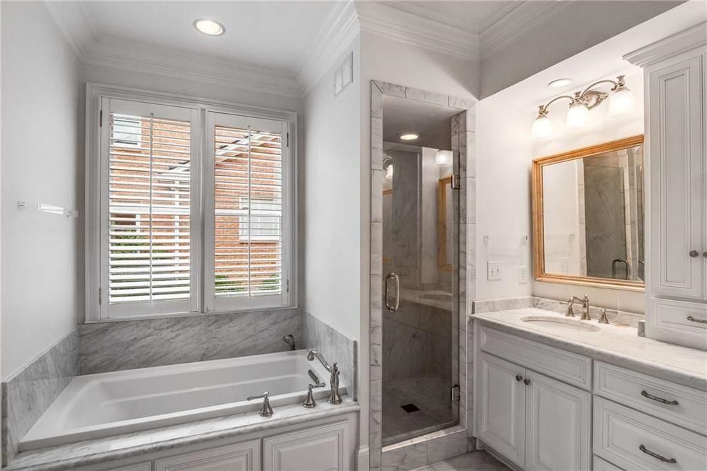 Building Photo - 448 Ivy Park Ln NE