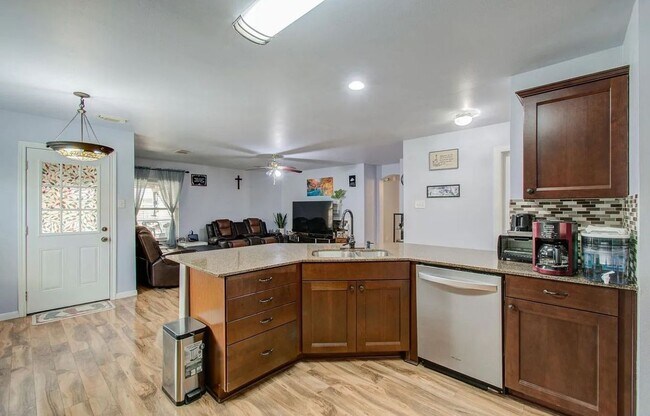 Building Photo - 18135 Flower Grove Ct