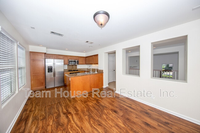 Building Photo - 27007 Edgewater Lnr