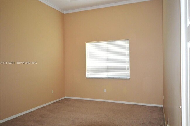 Building Photo - 2202 SE 17th Ave