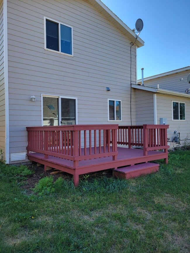 Building Photo - 3305 Laredo Dr