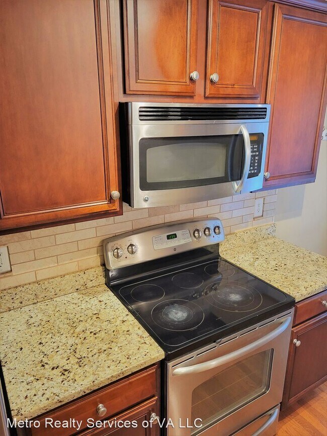 Building Photo - 3 br, 2.5 bath House - 13624 Baycraft Terrace