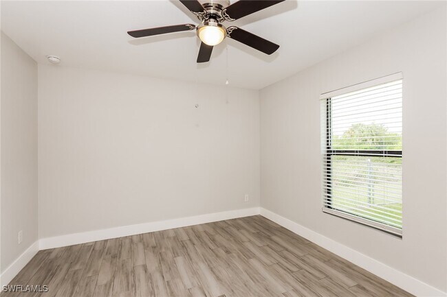 Building Photo - 524 Lone Star Ln