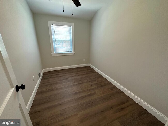 Building Photo - 1844 Trenleigh Rd