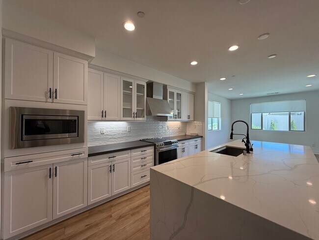 Building Photo - 39338 Stirrup Ct