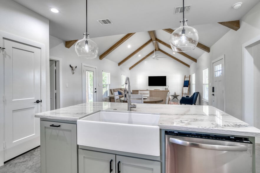 Building Photo - 8300 Lone Star Rd