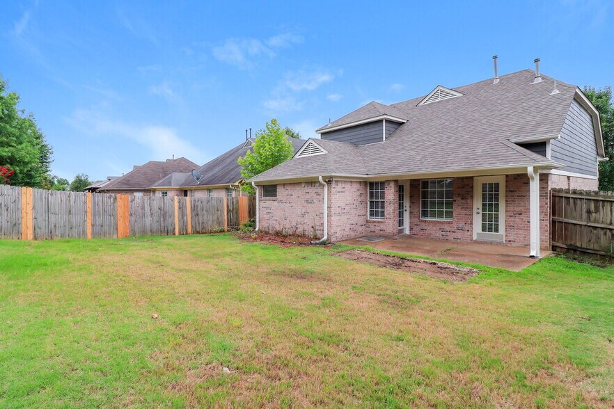 Building Photo - 9728 Tucker Creek Cove