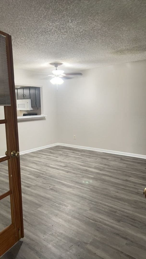 Building Photo - 2 Bedroom, 2 bathroom condo For Rent in Town N Country!