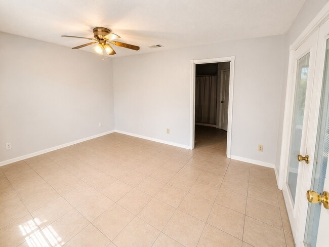 Building Photo - 3105 Oak Rock