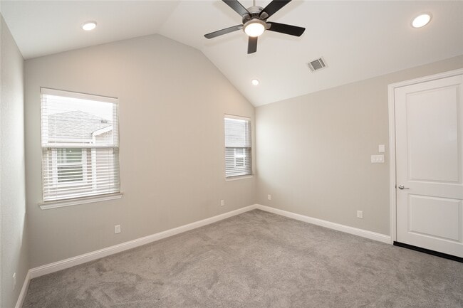 Building Photo - 5411 Camaguey St