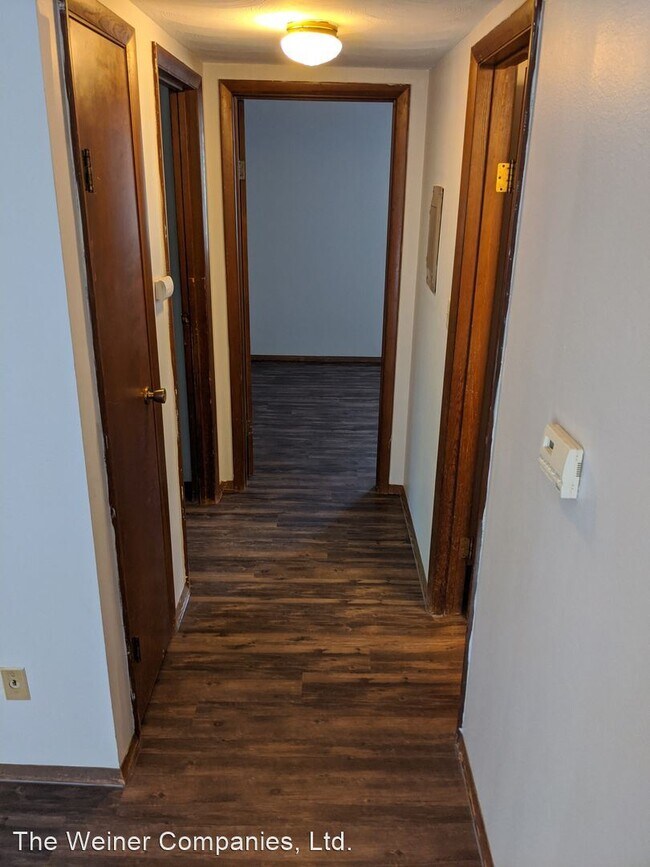 Building Photo - 310 W Washington St