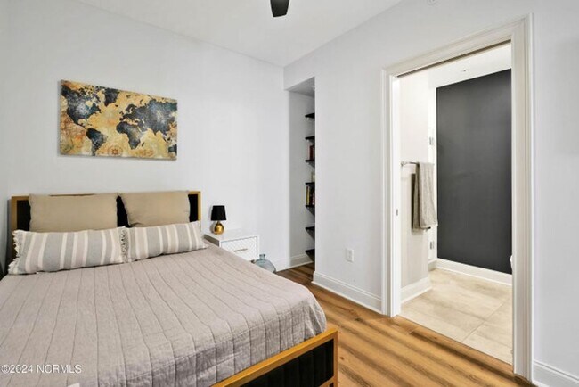 Building Photo - Welcome to your dream condo in the heart o...