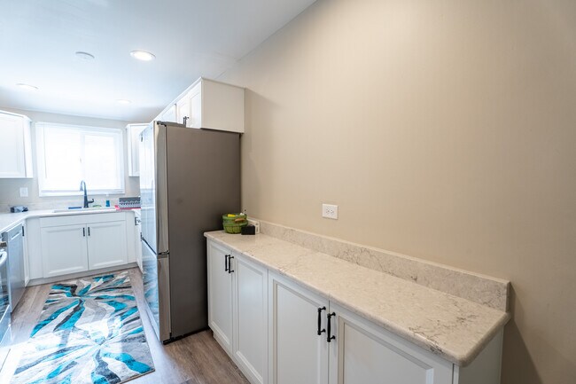 Building Photo - 774 Terrace Ct