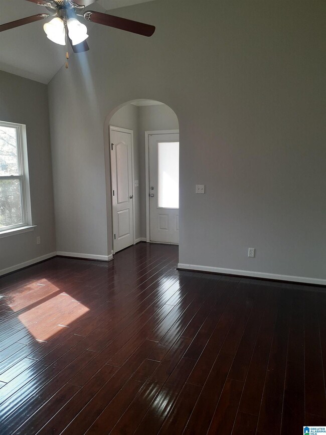 Building Photo - 265 Oxmoor Pl