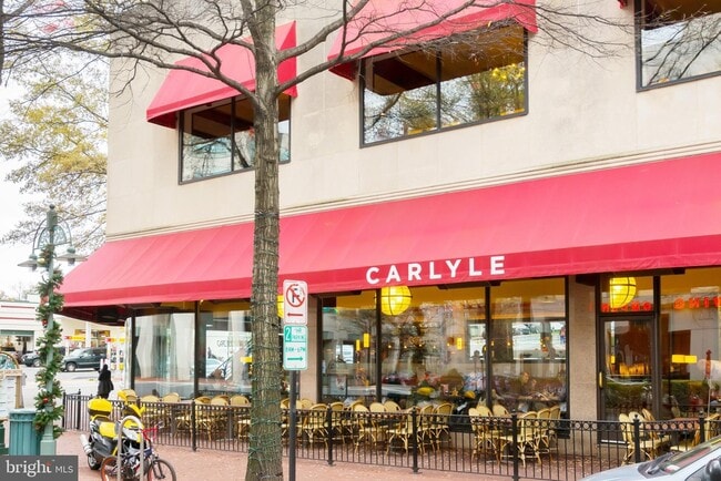 Building Photo - 2055 S Lincoln St