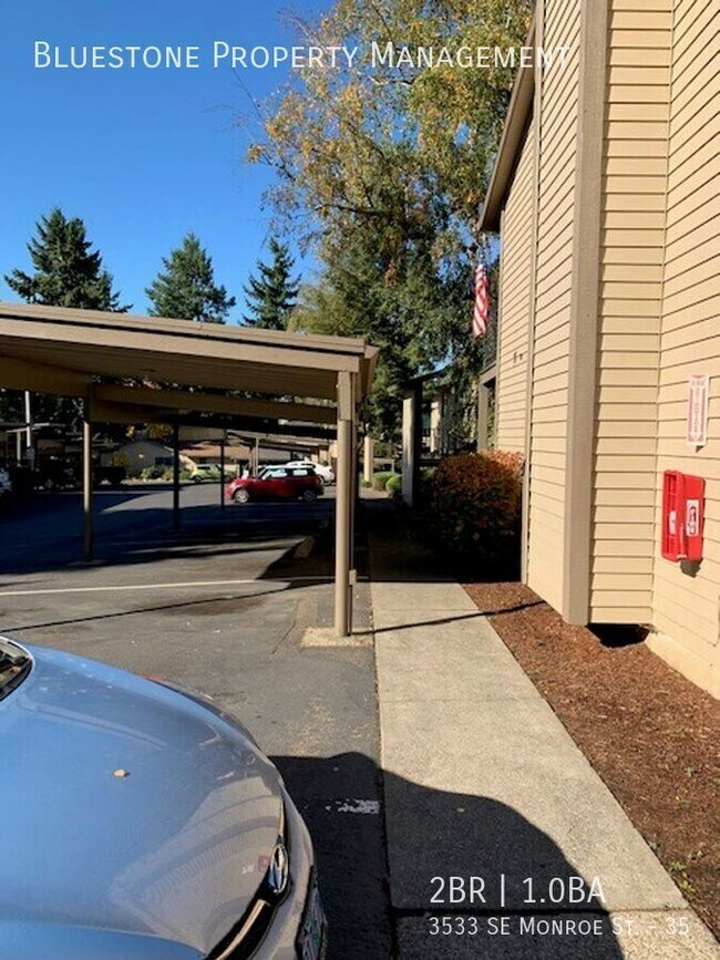 Building Photo - 3533 SE Monroe St