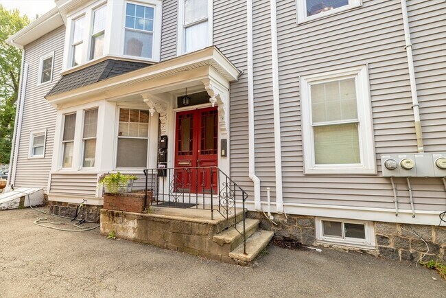 Building Photo - 137 North St