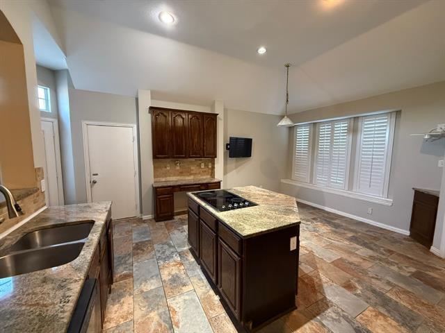 Building Photo - 9724 Wolf Creek Dr