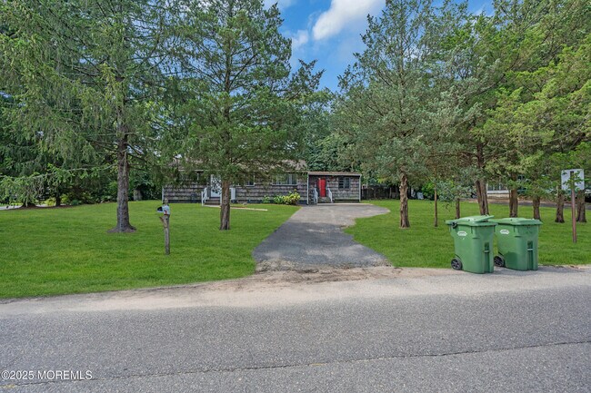 Building Photo - 84 Lucy Rd