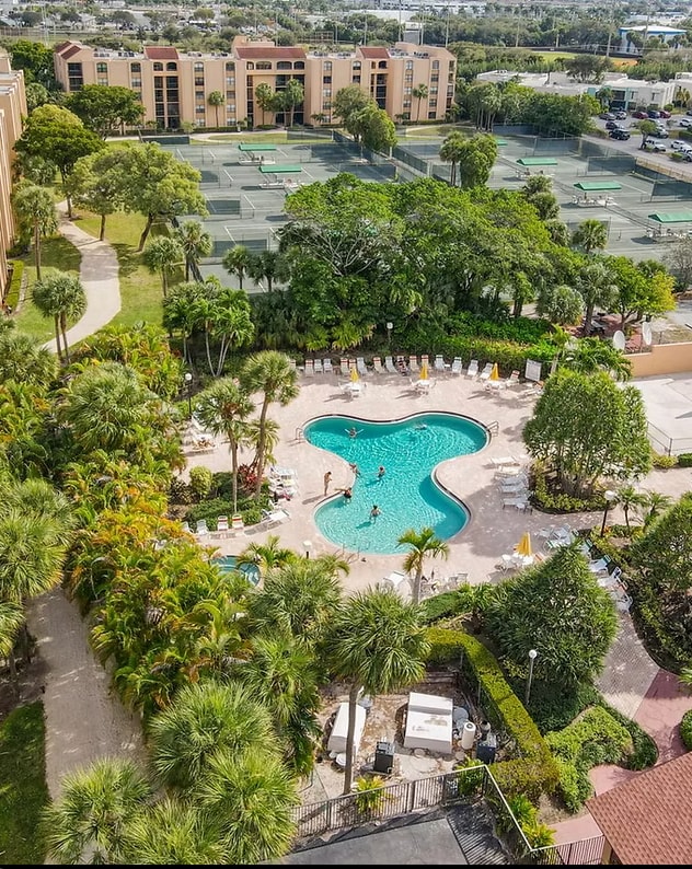 Building Photo - 2455 Lindell Blvd