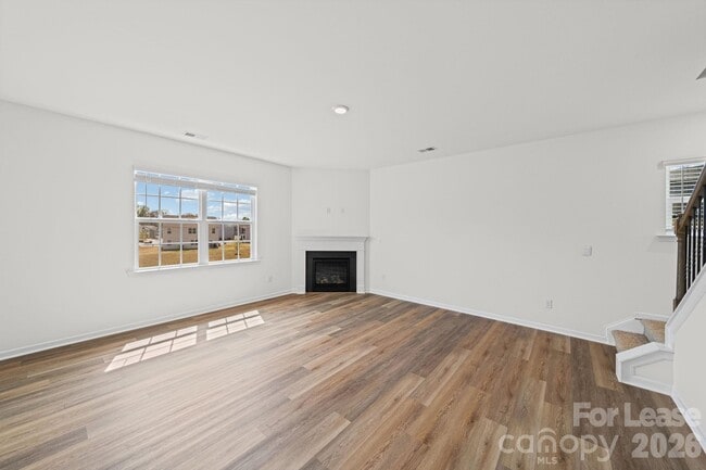 Building Photo - 204 Calvin Crk Dr