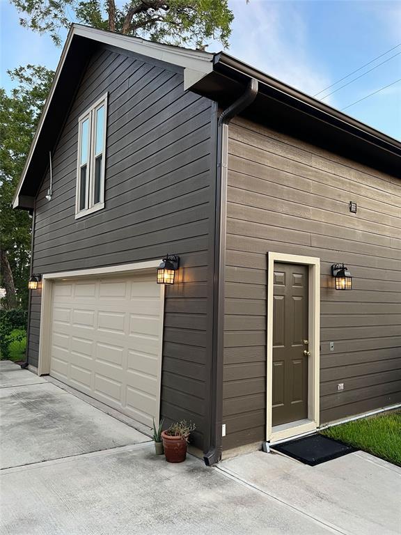 Building Photo - 2535 N MacGregor Way