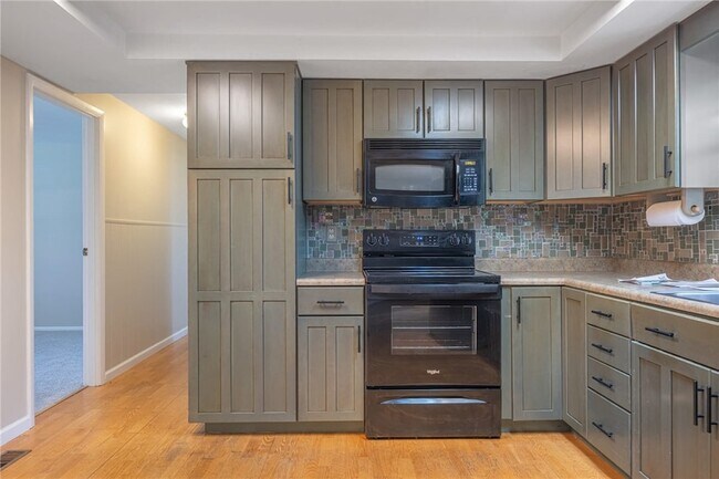 Building Photo - 7072 Cliffstone Dr
