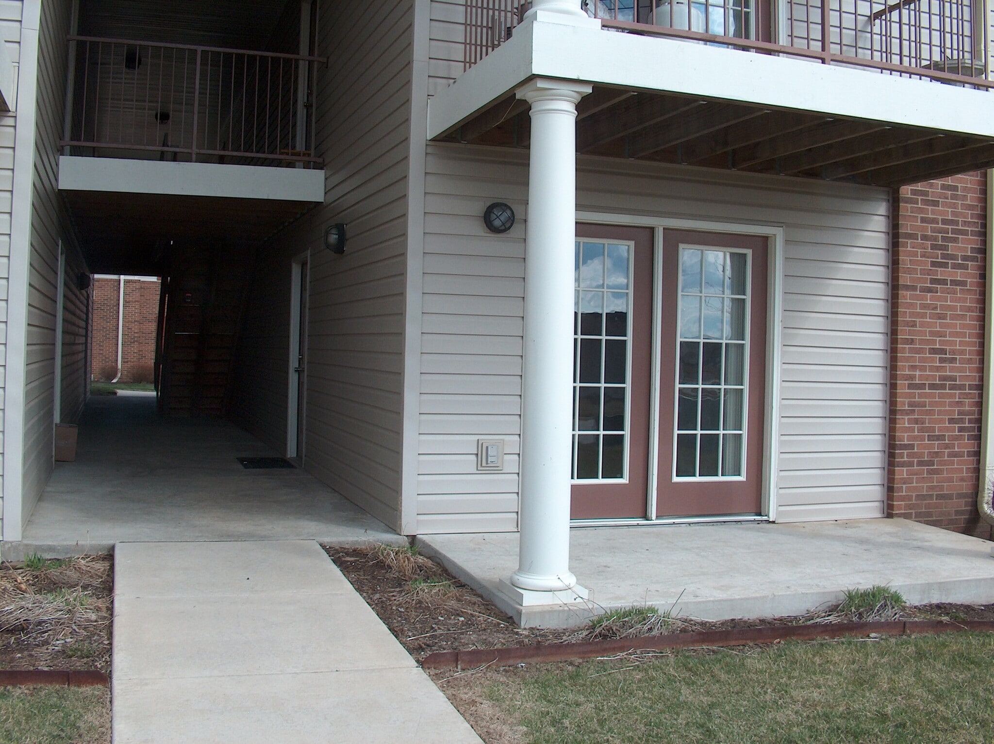 Building Photo - 1106 Heather Dr