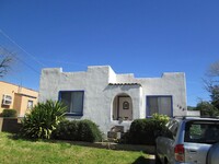 Building Photo - Charming 3 bedroom, 1 bathroom house near ...