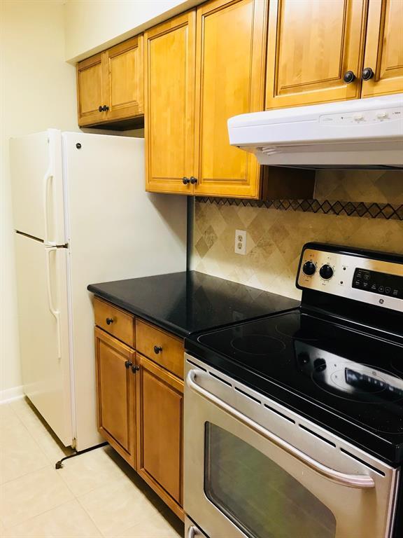 Building Photo - 1900 Bay Area Blvd