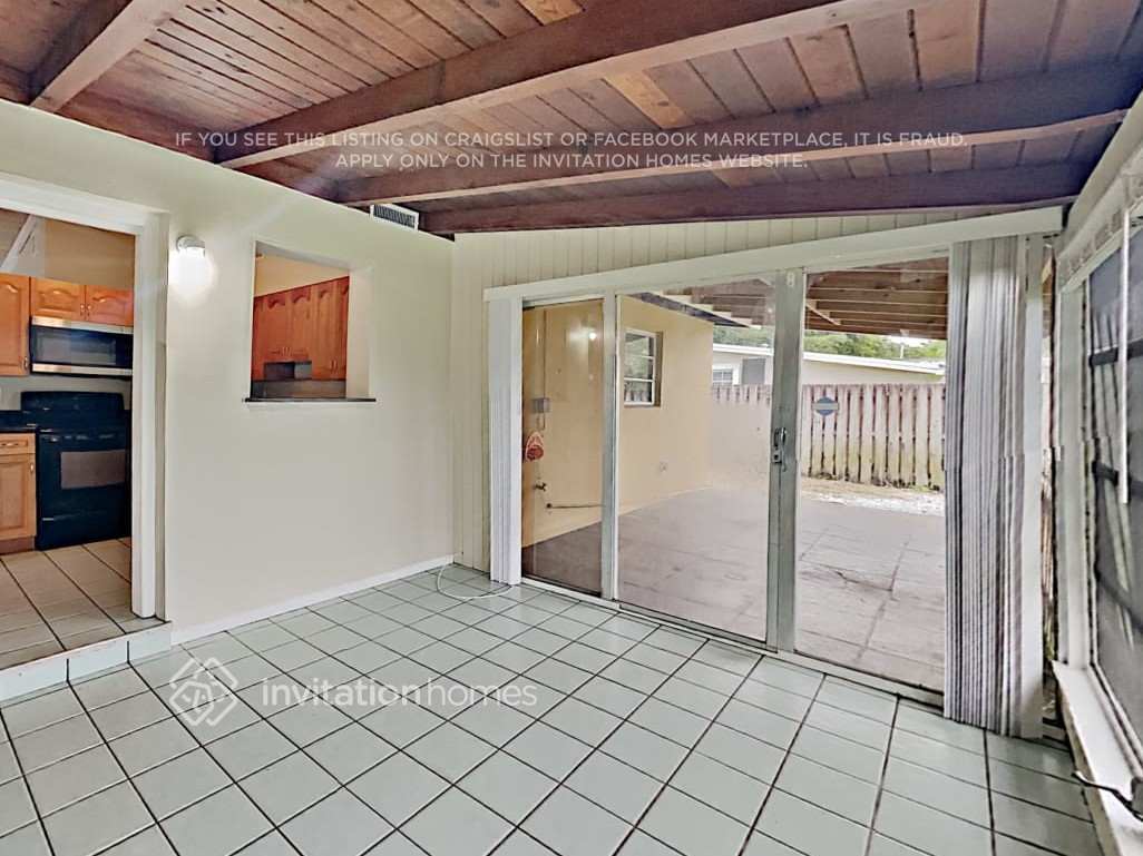 Building Photo - 1275 SW 28th Rd