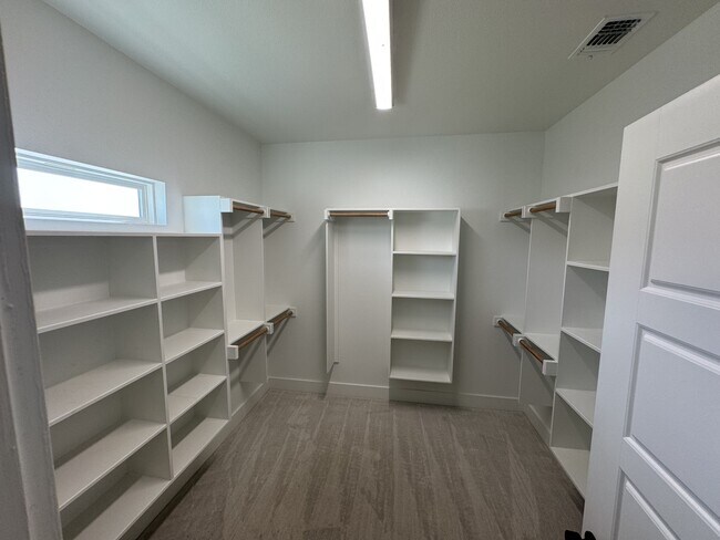 Building Photo - 4453 Cedar Creek Rd