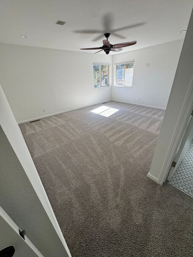 Building Photo - Beautiful Fieldcreek Ranch Exclusive Home