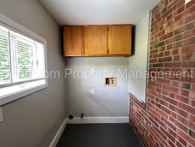 Building Photo - For Lease | University of Tulsa - Midtown ...