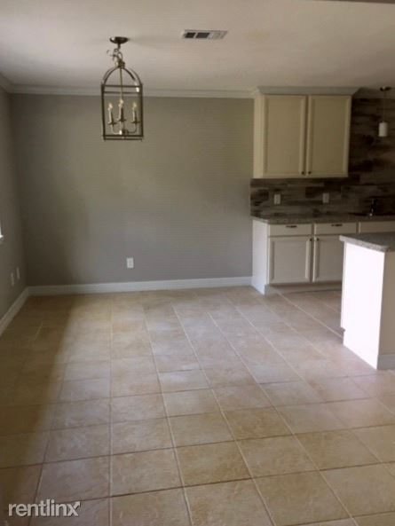 Building Photo - 3 br, 2 bath House - 13590 Rolling Hills Dr
