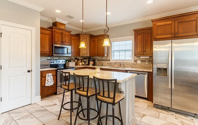 Building Photo - Southern Comfort Living: Your Dream Rental...