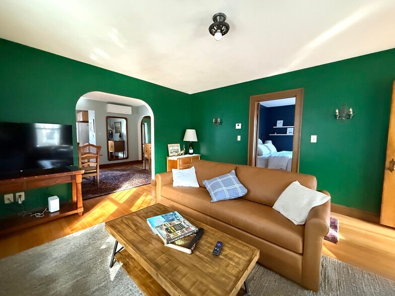 Building Photo - 5 Franklin St