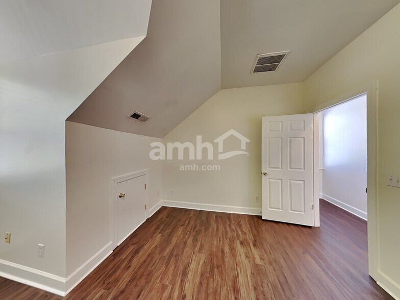 Building Photo - 13036 Meadowmere Rd