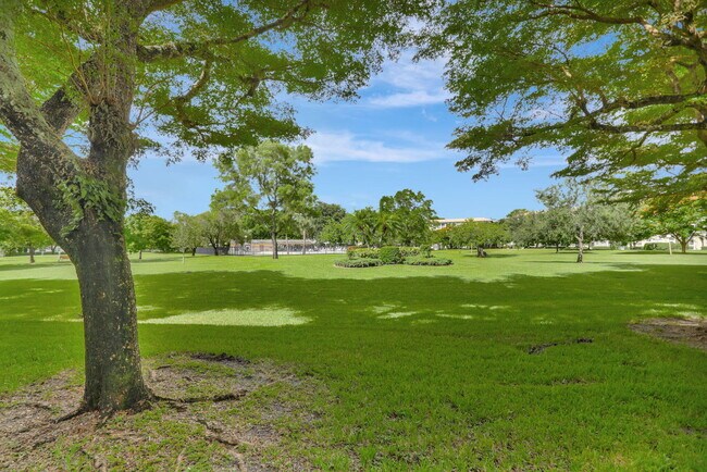 Building Photo - 1605 Abaco Dr