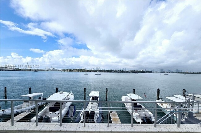 Building Photo - 800 West Ave