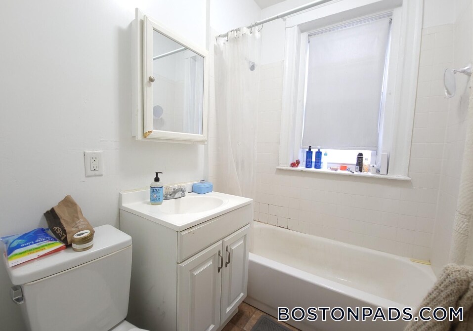 Building Photo - 1179 Boylston St