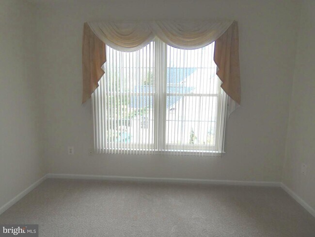Building Photo - 6422 Lake Meadow Dr